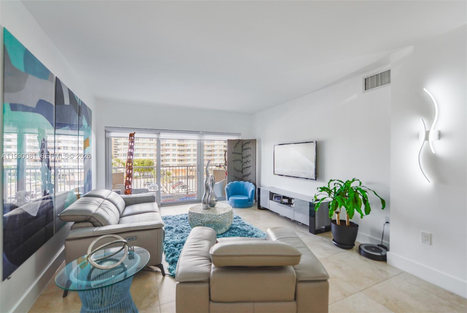 4B 1 / 2 870 sq. ft. $ 2026-03-26 0 foto