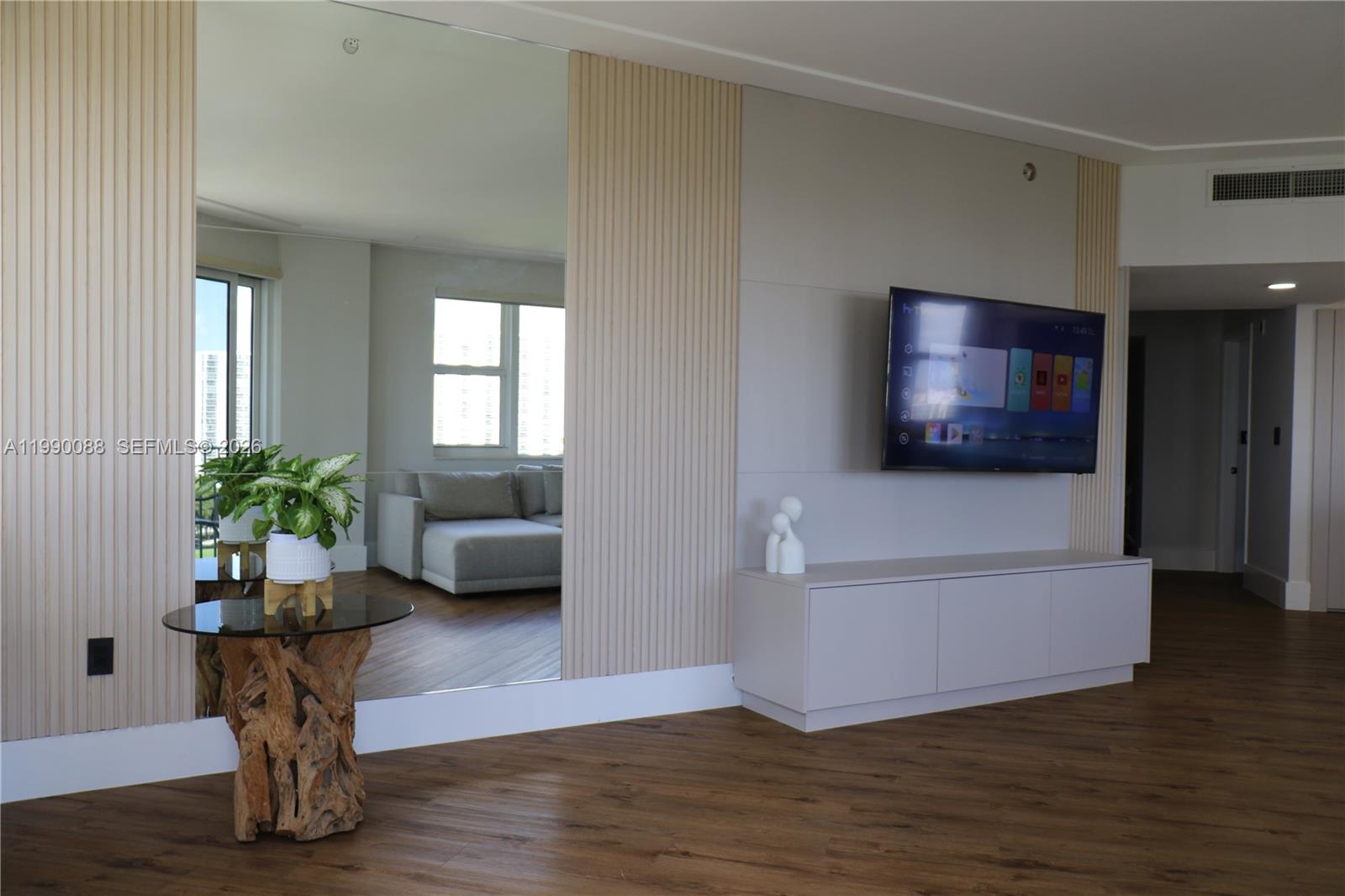 Photo of 20000 Country Club Dr  #1016, Aventura, Florida, 33180 - 