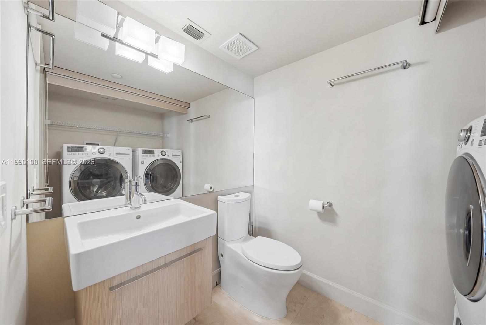 Photo of 3530 Mystic Pointe Dr #1714, Aventura, Florida, 33180 - Half bathroom