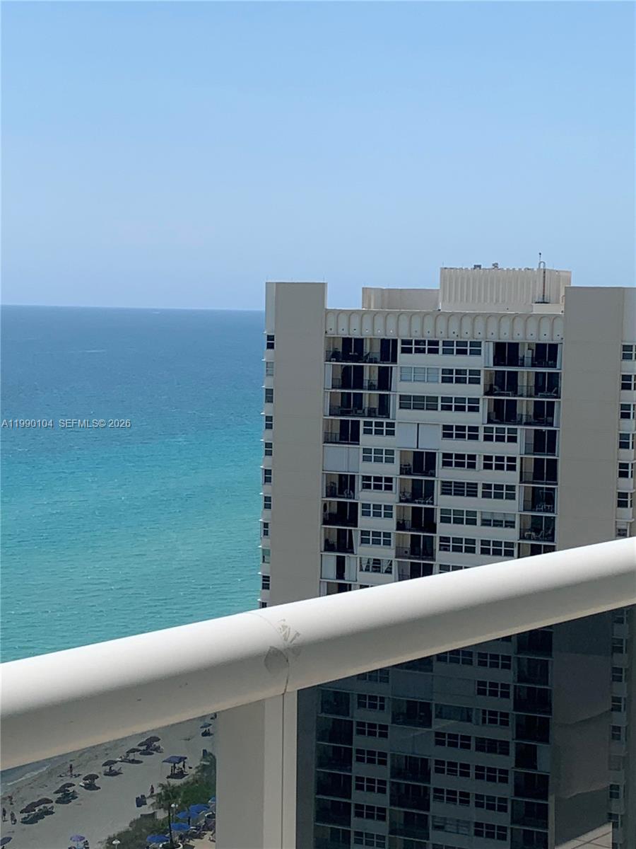 2303 3 / 3 1841 sq. ft. $ 2026-03-26 0 foto