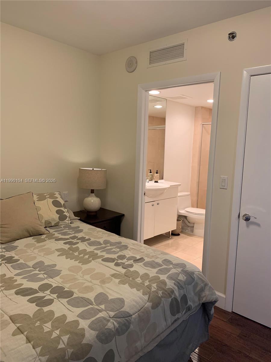 2303 3 / 3 1841 sq. ft. $ 2026-03-26 0 foto