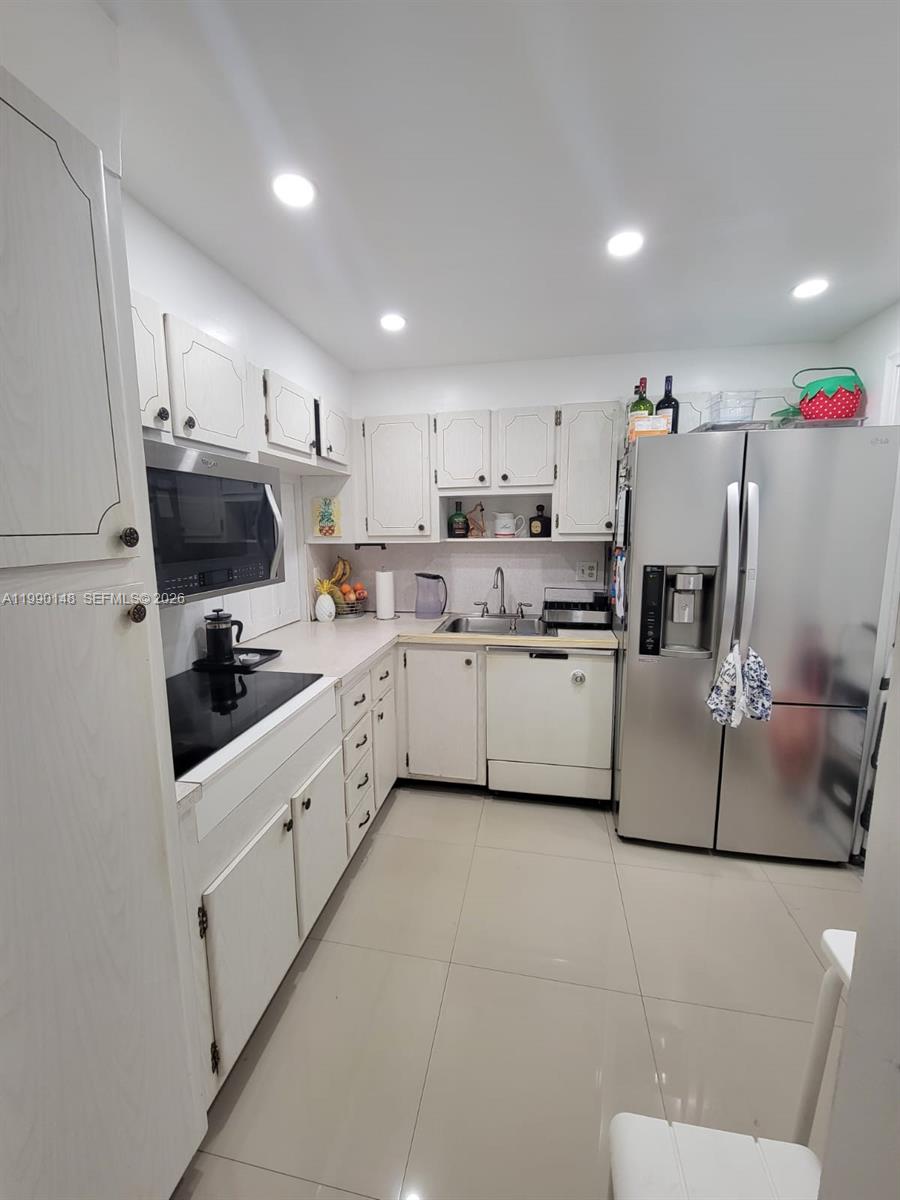 Photo of 1825 Ocean Dr  #611, Hallandale Beach, Florida, 33009 - 