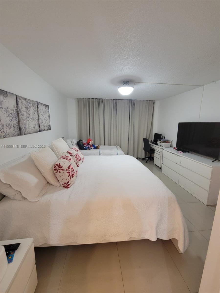 Photo of 1825 Ocean Dr  #611, Hallandale Beach, Florida, 33009 - 