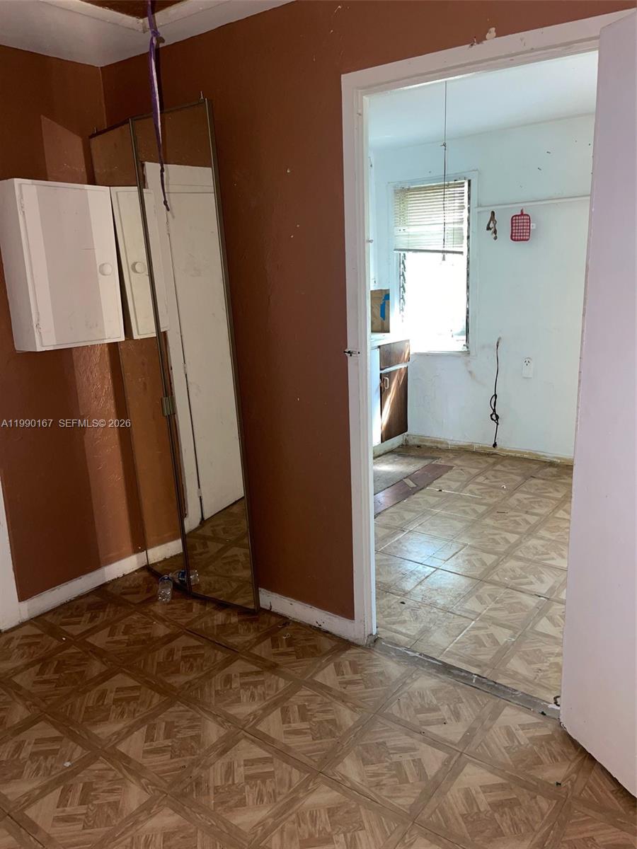   /   кв.футов $ 2026-03-26 0 Фото