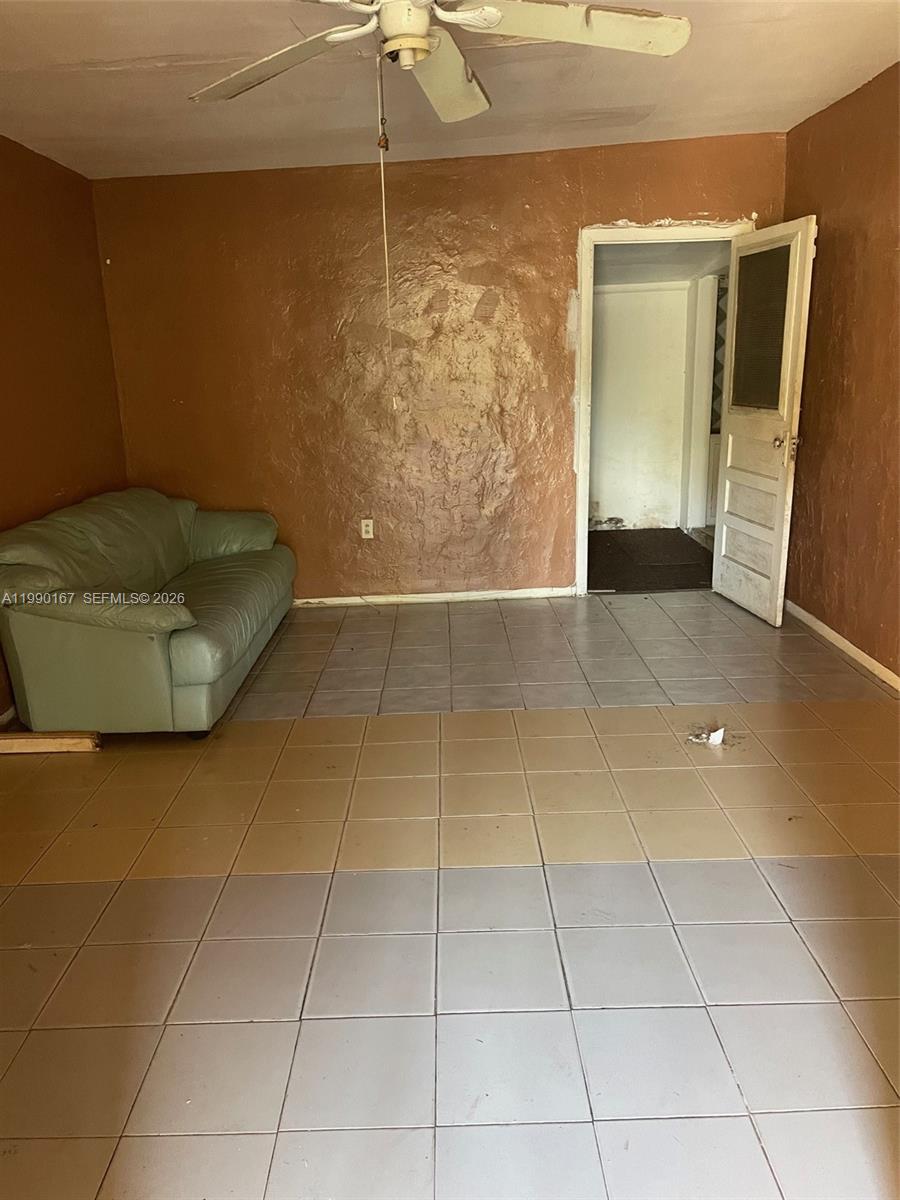   /   кв.футов $ 2026-03-26 0 Фото