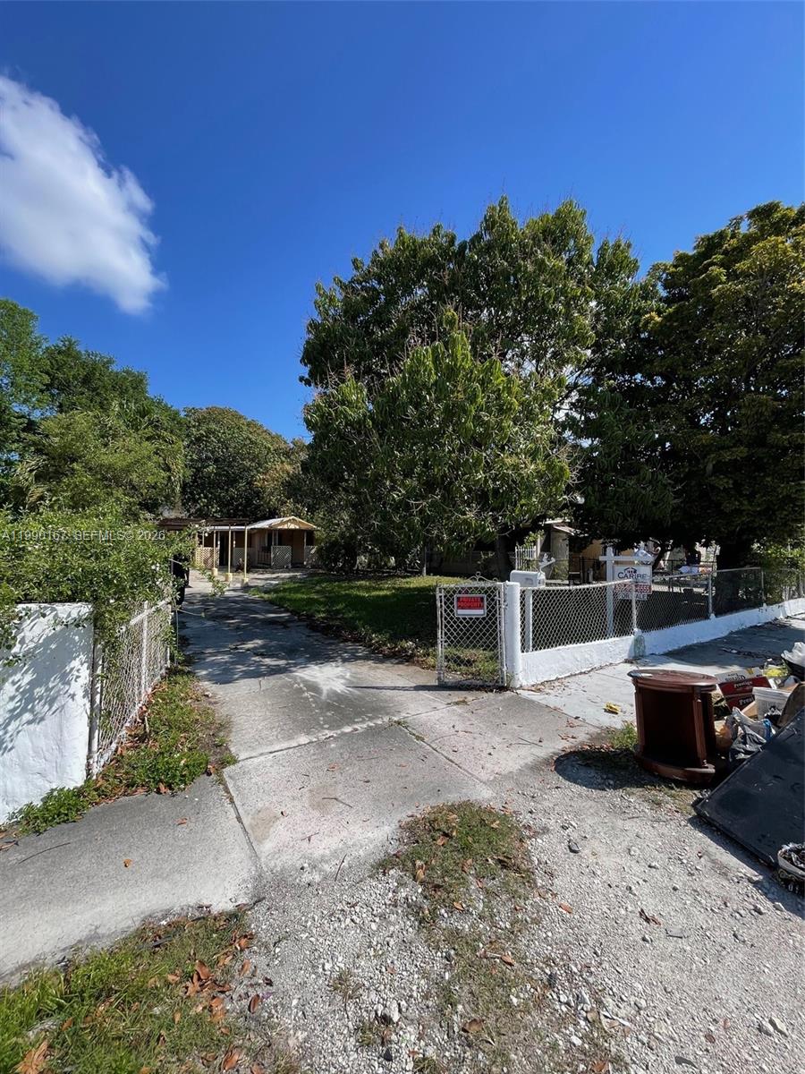   /   кв.футов $ 2026-03-26 0 Фото