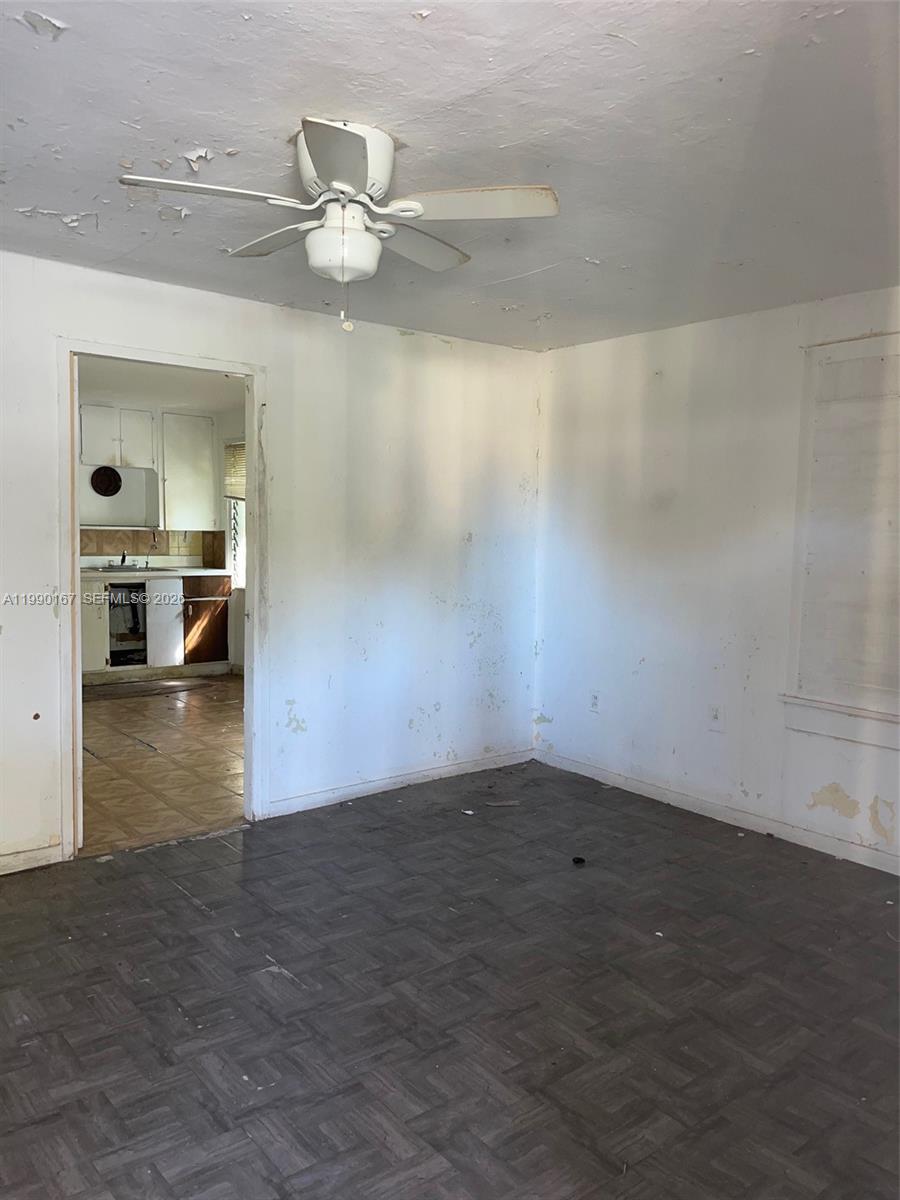   /   кв.футов $ 2026-03-26 0 Фото