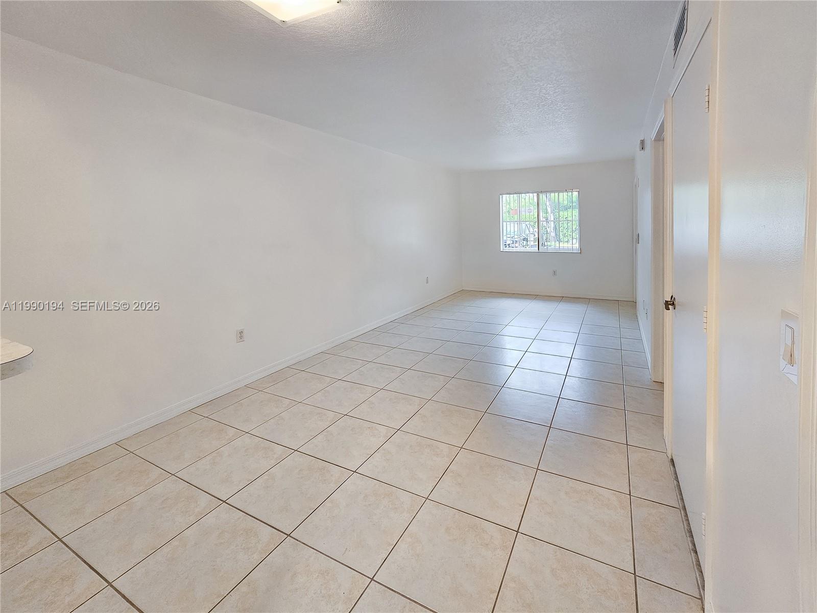 105 2 / 2 822 sq. ft. $ 2026-03-26 0 foto