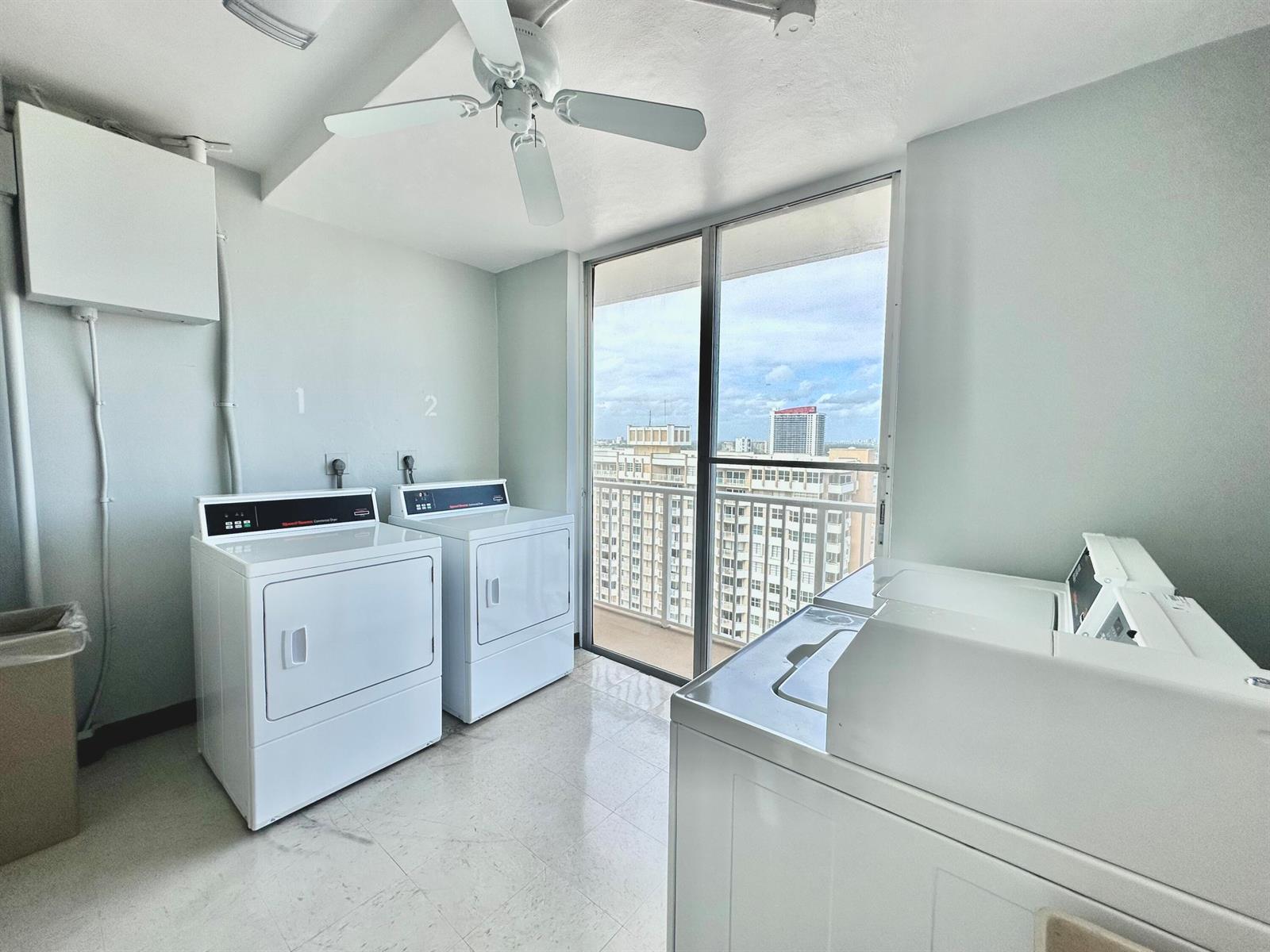 Ver detalles 21a 1 / 870 sq. ft. $ 2026-05-13 0 foto