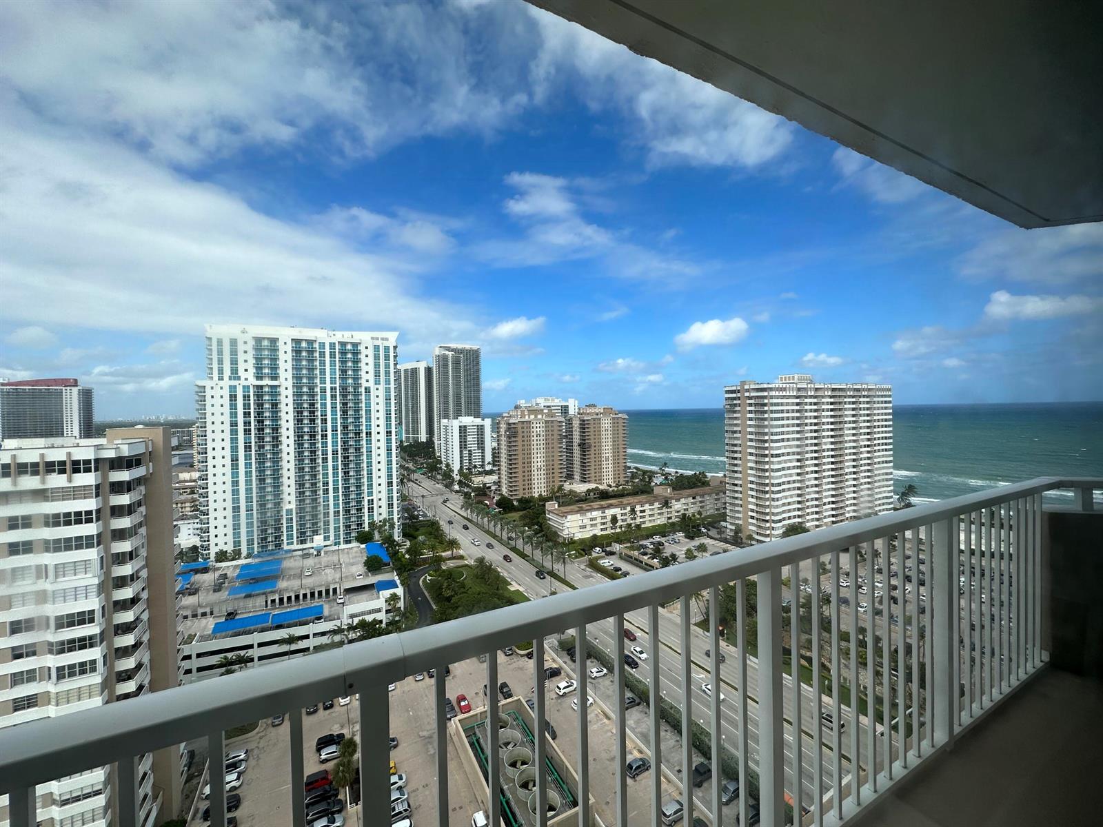 Ver detalles 21a 1 / 870 sq. ft. $ 2026-05-13 0 foto
