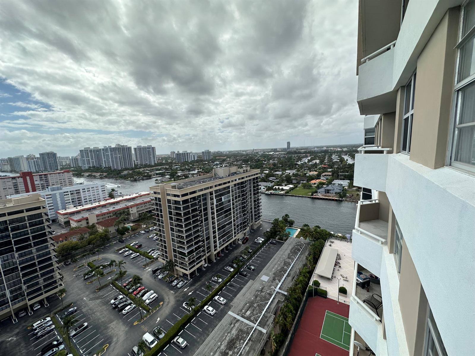 Ver detalles 21a 1 / 870 sq. ft. $ 2026-05-13 0 foto