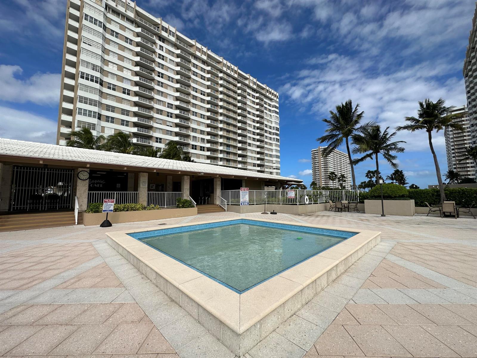 Ver detalles 21a 1 / 870 sq. ft. $ 2026-05-13 0 foto