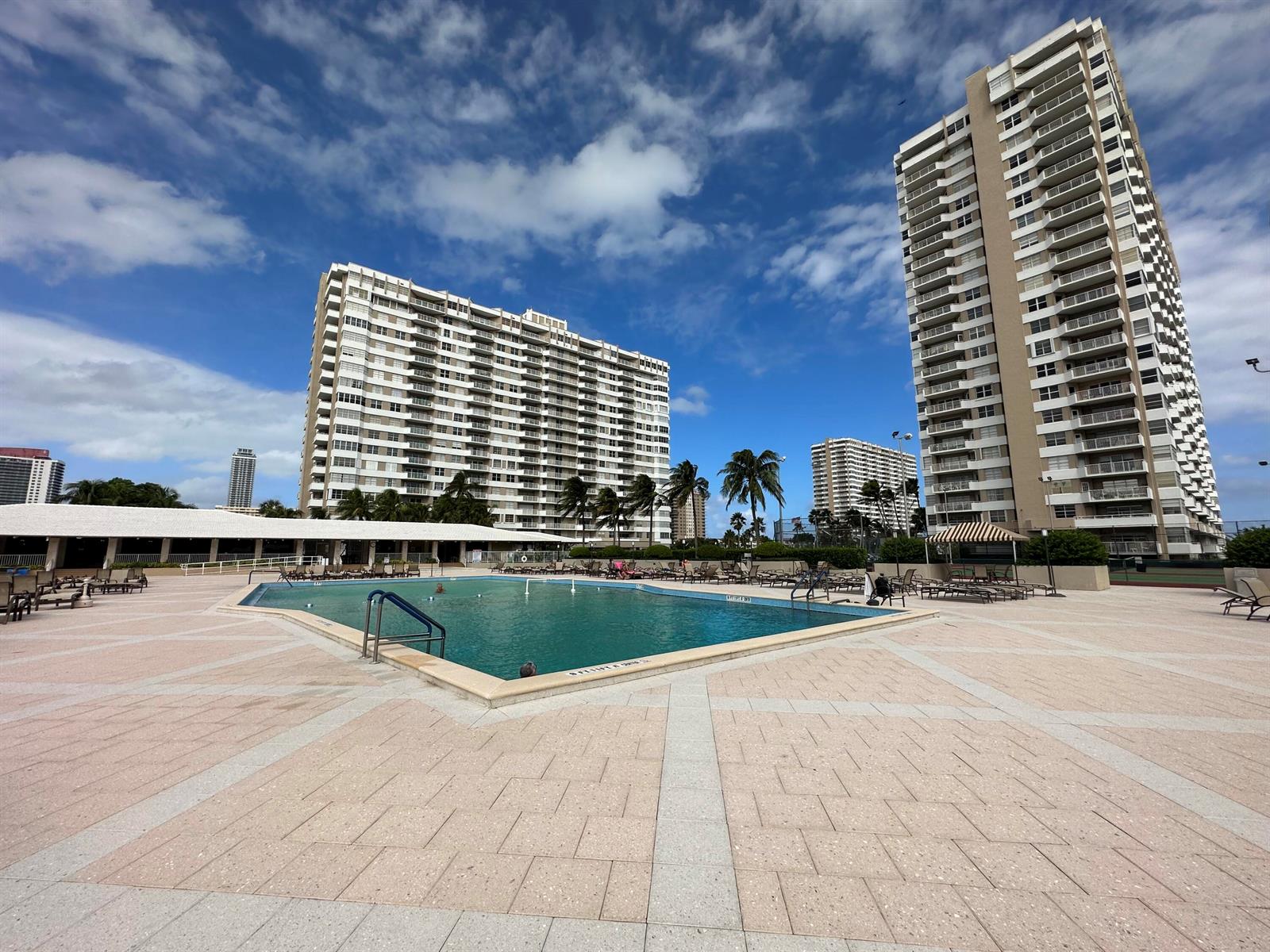 Ver detalles 21a 1 / 870 sq. ft. $ 2026-05-13 0 foto