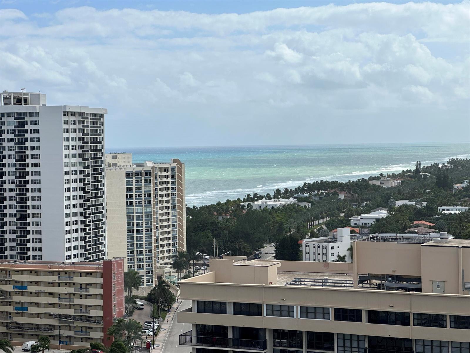 Ver detalles 21a 1 / 870 sq. ft. $ 2026-05-13 0 foto