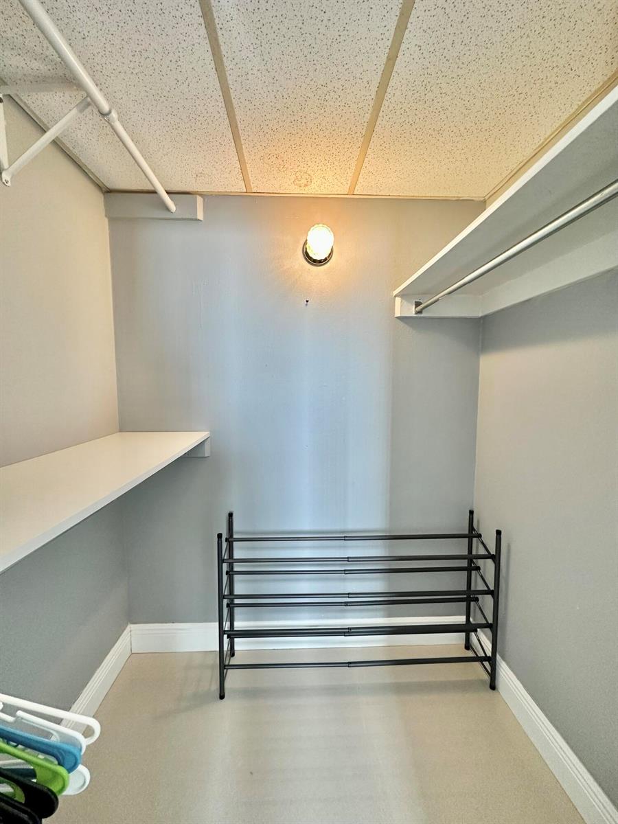 Ver detalles 21a 1 / 870 sq. ft. $ 2026-05-13 0 foto