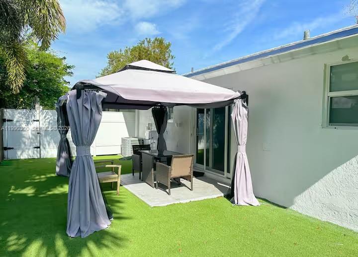   /   кв.футов $ 2026-03-26 0 Фото