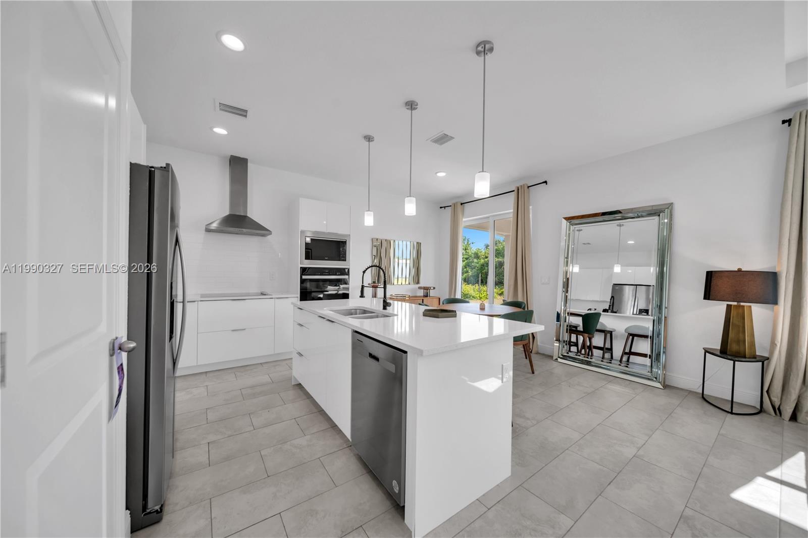 See details 6208 3 / 3 1503 sq. ft. $ 2026-03-27 0 Photo