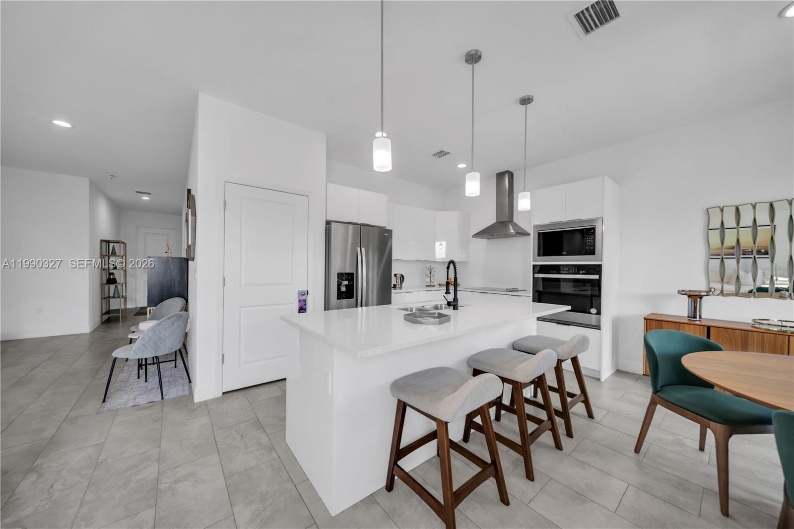 See details 6208 3 / 3 1503 sq. ft. $ 2026-03-27 0 Photo