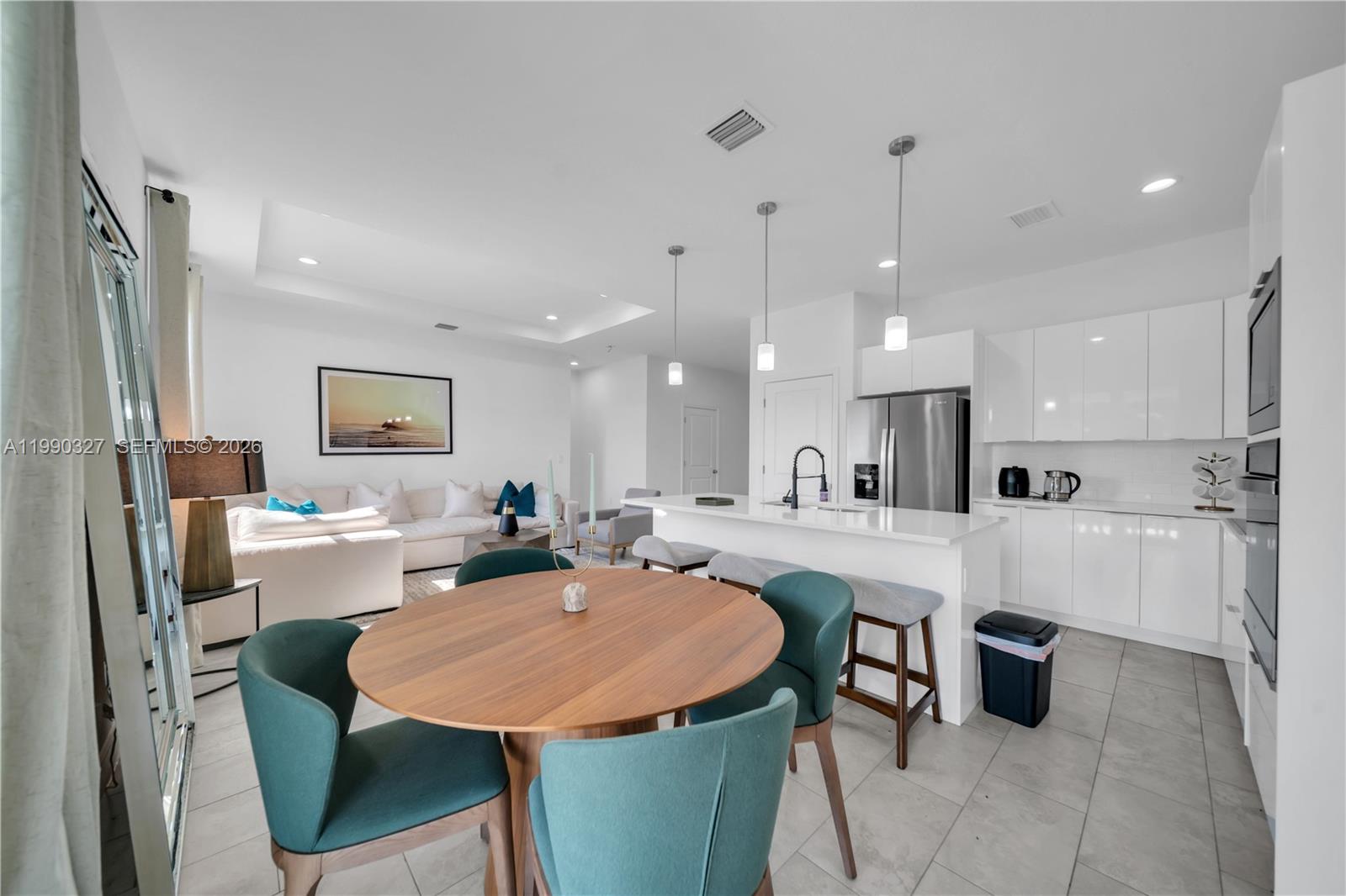 See details 6208 3 / 3 1503 sq. ft. $ 2026-03-27 0 Photo