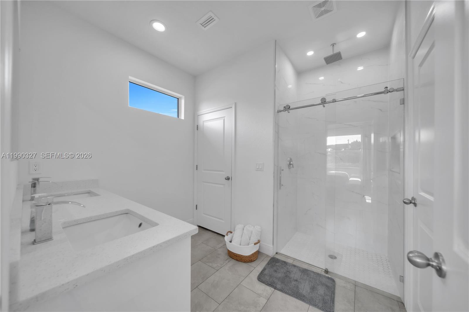 See details 6208 3 / 3 1503 sq. ft. $ 2026-03-27 0 Photo