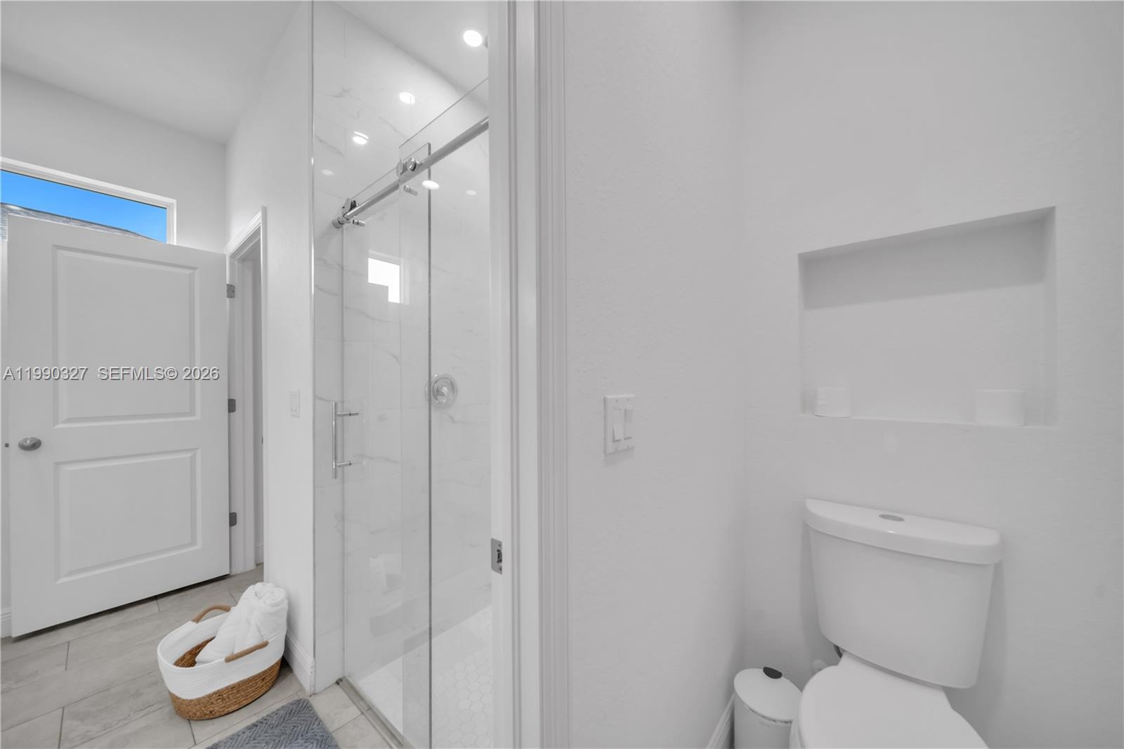 See details 6208 3 / 3 1503 sq. ft. $ 2026-03-27 0 Photo