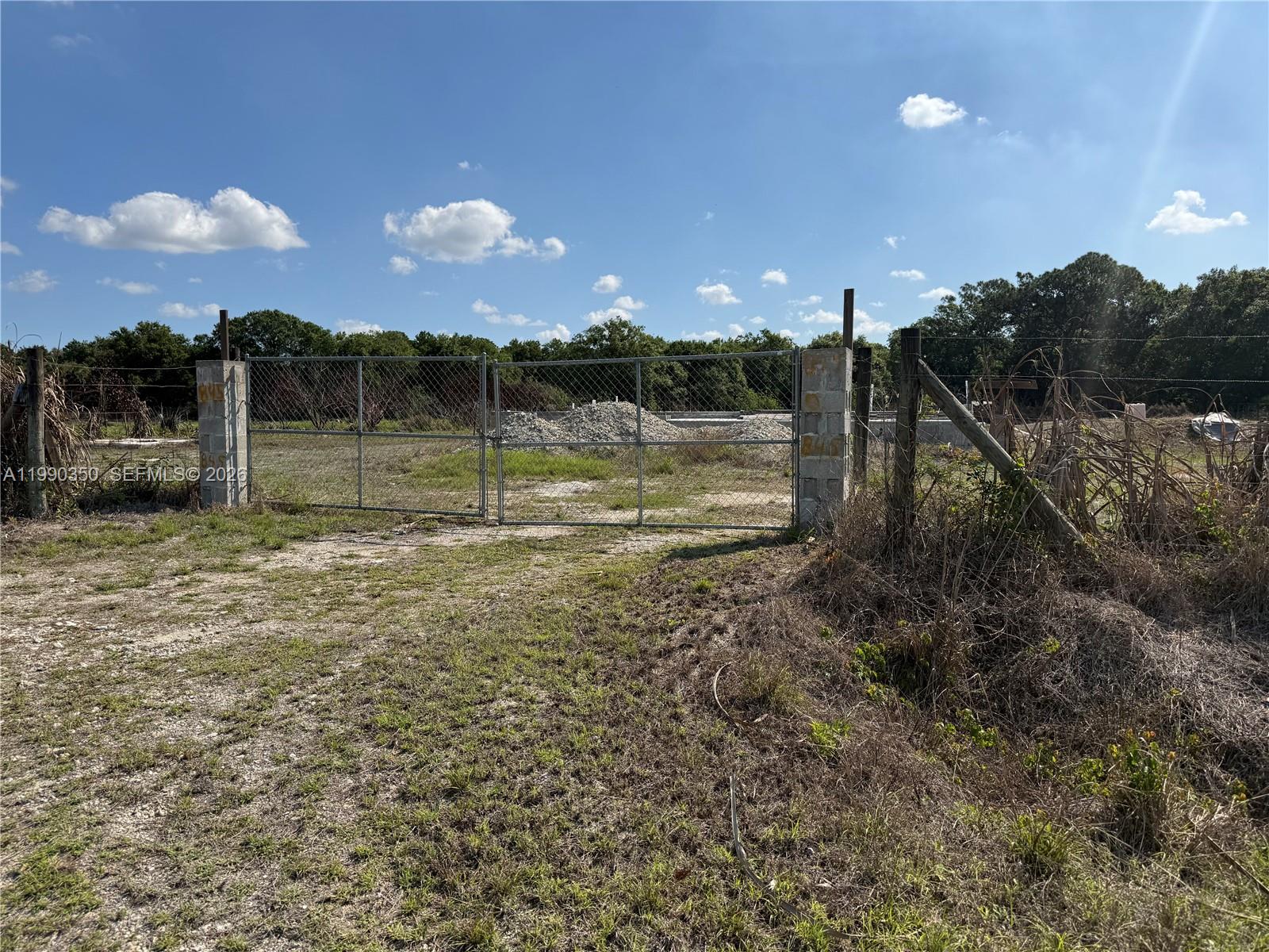   /   sq. ft. $ 2026-03-27 0 foto