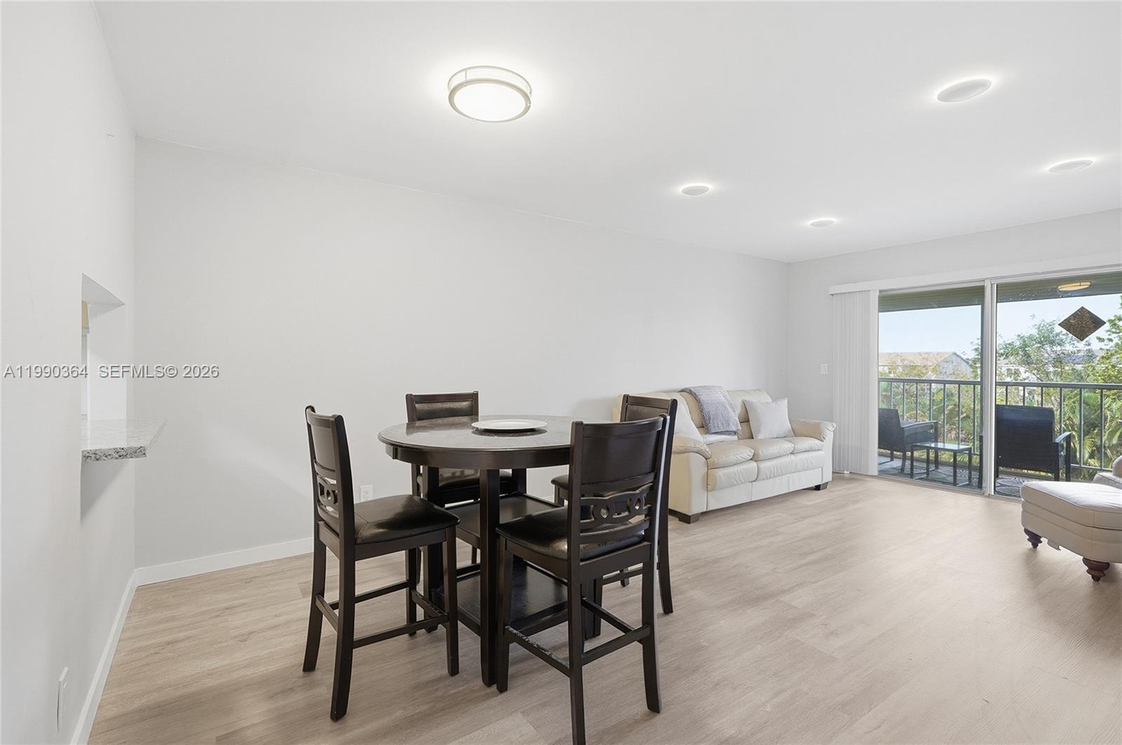 306 1 / 1 672 sq. ft. $ 2026-03-27 0 Photo