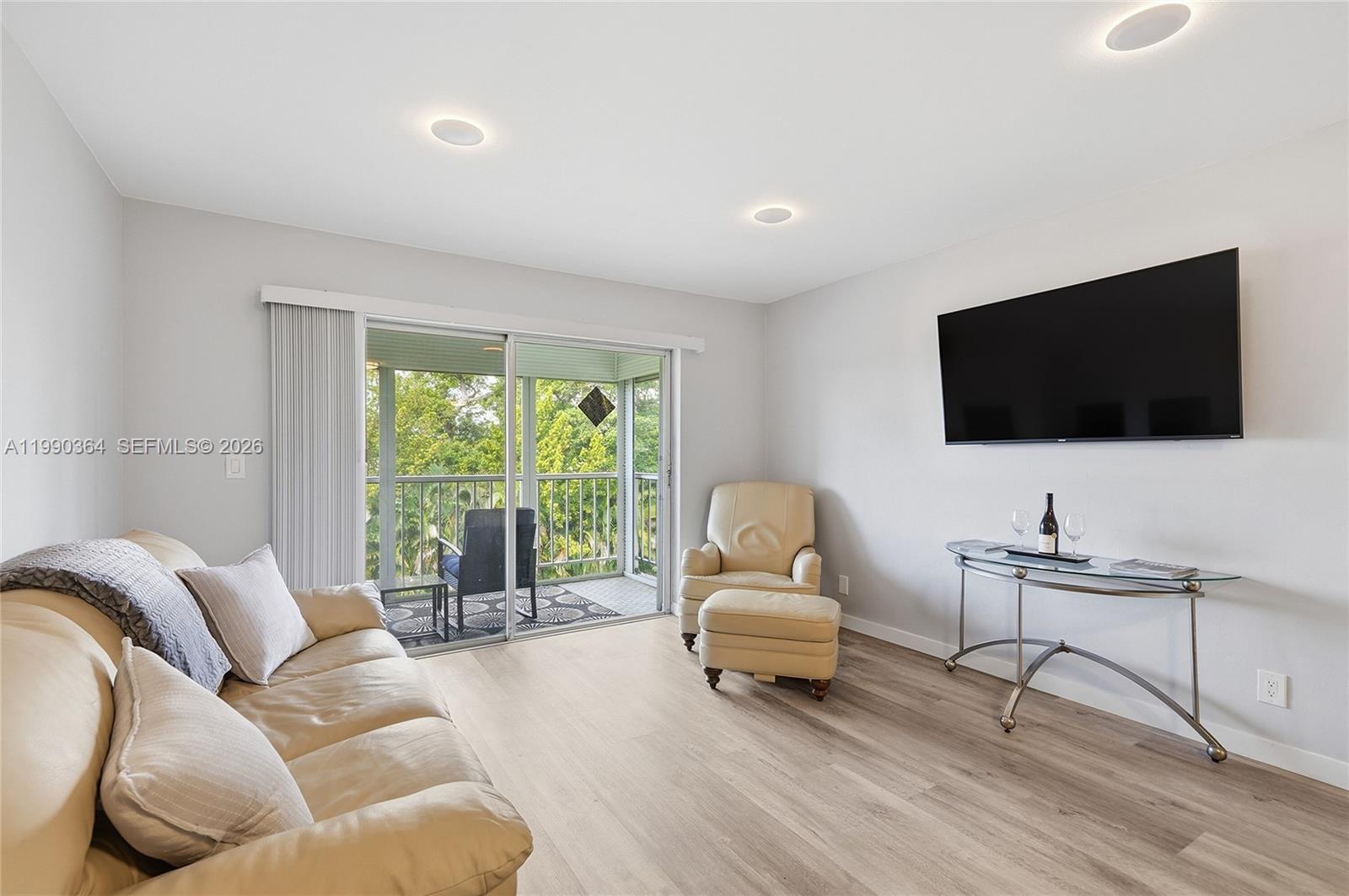 306 1 / 1 672 sq. ft. $ 2026-03-27 0 Photo