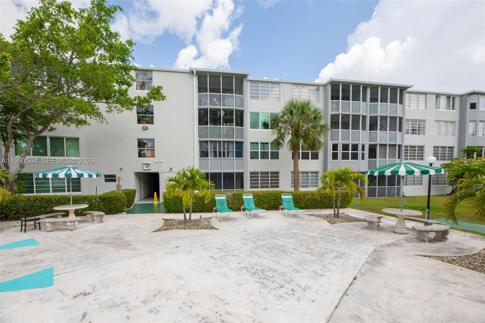 Ver detalles 107-2 1 / 2 1036 sq. ft. $ 2026-03-27 0 foto