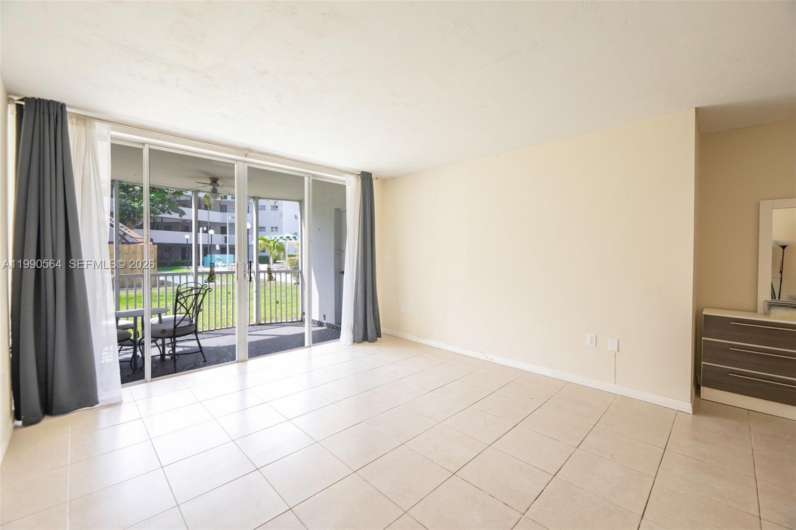 Ver detalles 107-2 1 / 2 1036 sq. ft. $ 2026-03-27 0 foto