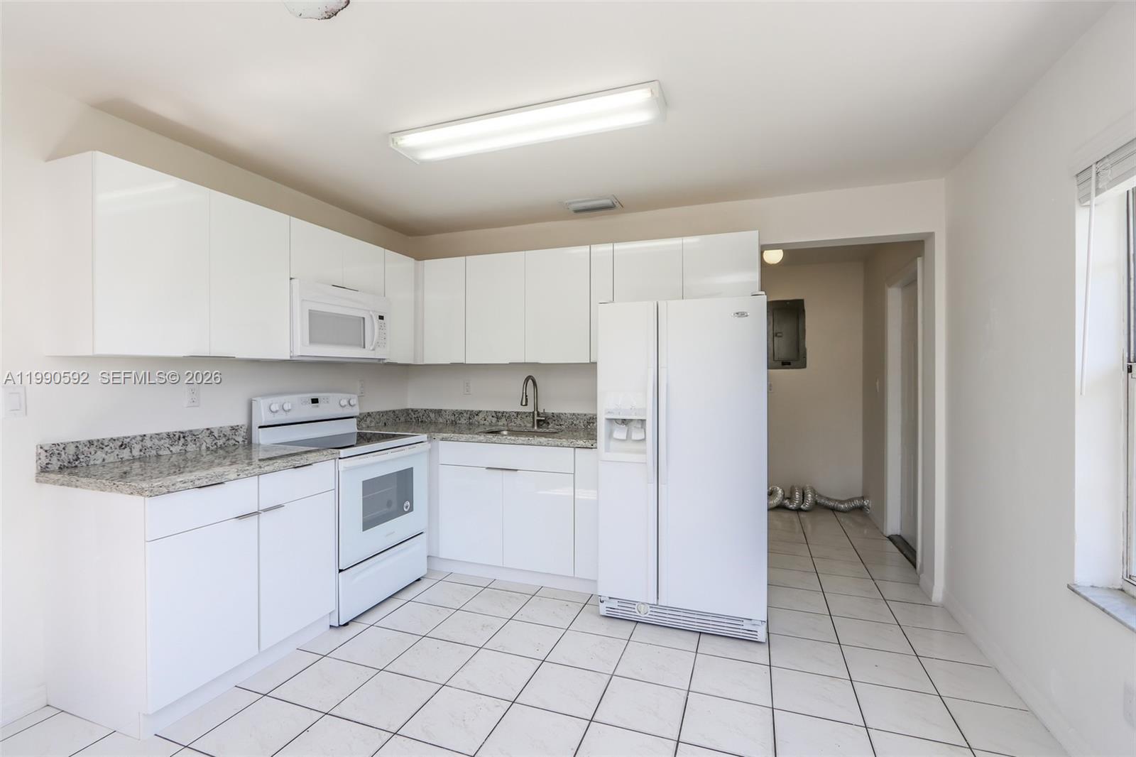   /   кв.футов $ 2026-03-27 0 Фото