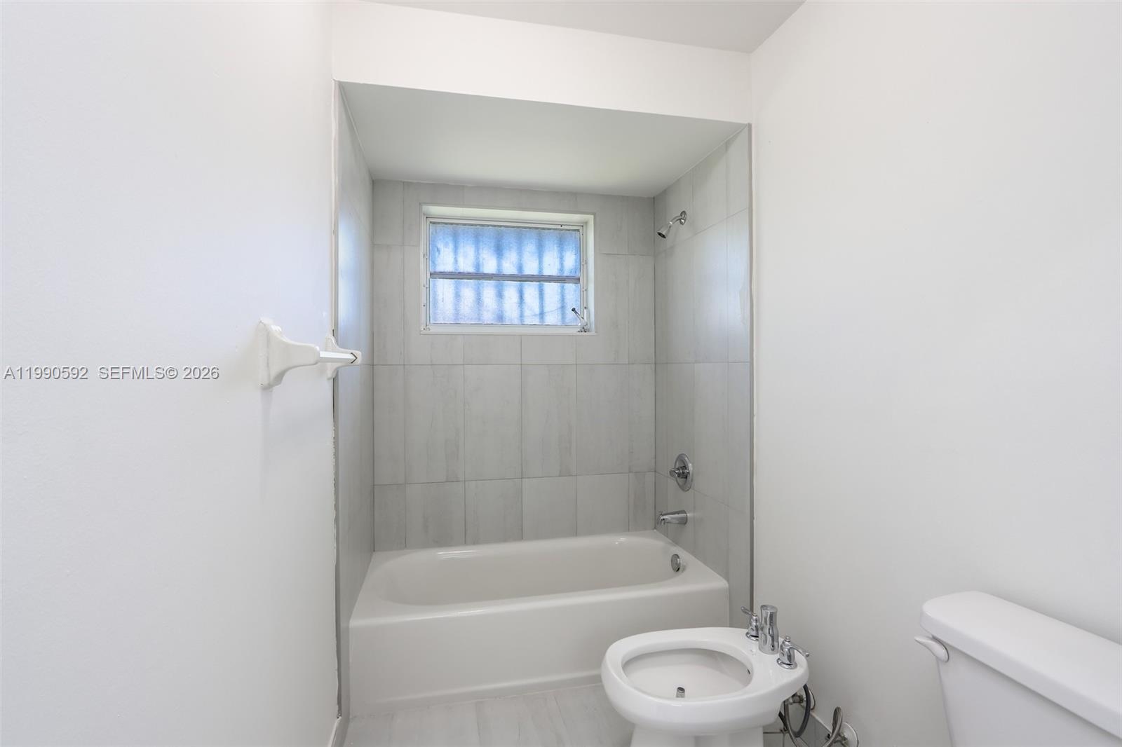   /   кв.футов $ 2026-03-27 0 Фото