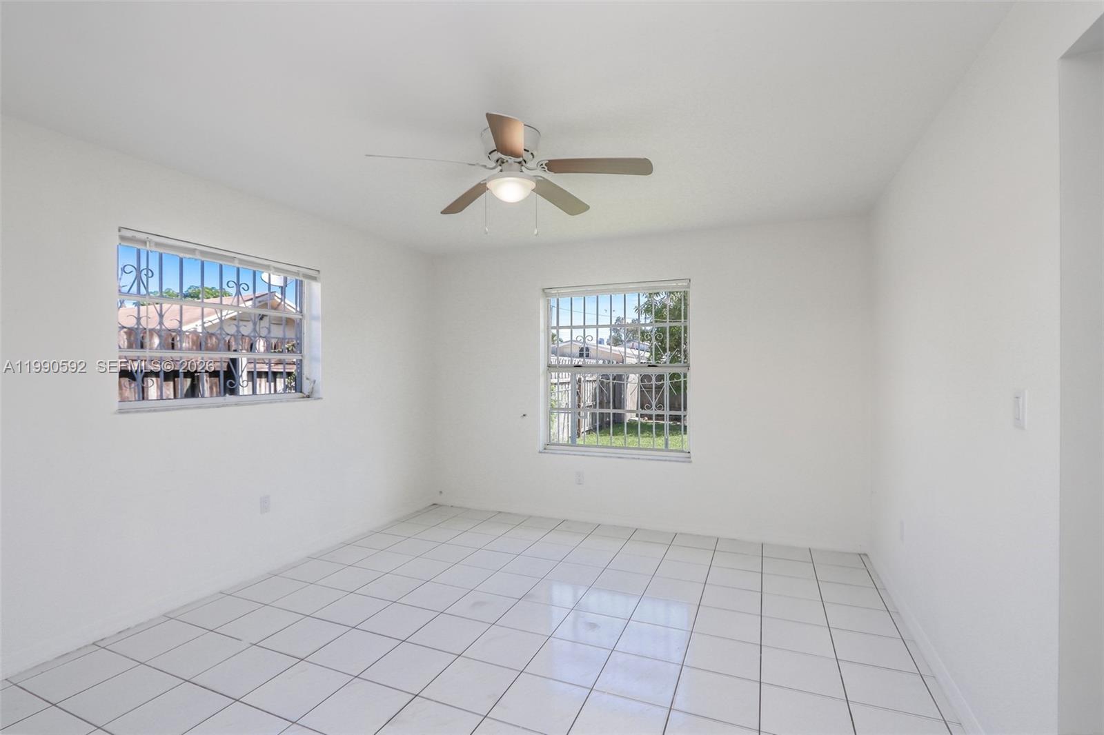   /   кв.футов $ 2026-03-27 0 Фото