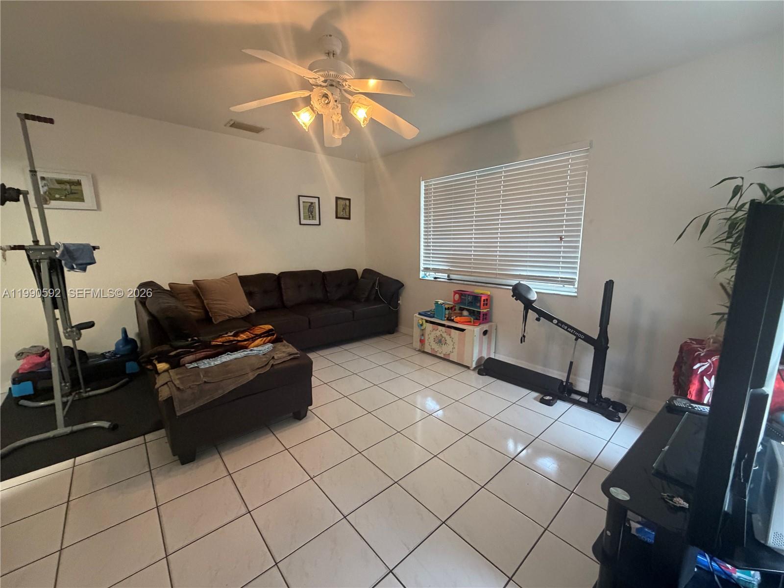   /   кв.футов $ 2026-03-27 0 Фото