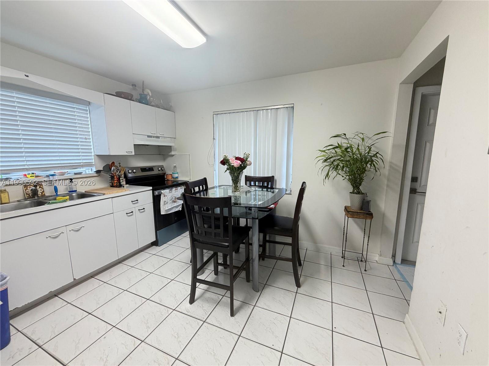   /   кв.футов $ 2026-03-27 0 Фото