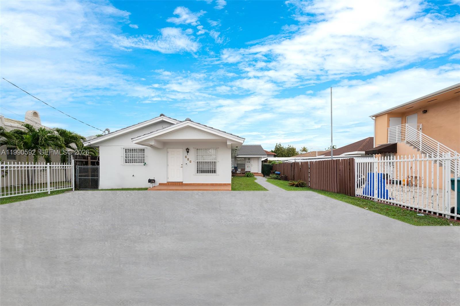   /   кв.футов $ 2026-03-27 0 Фото