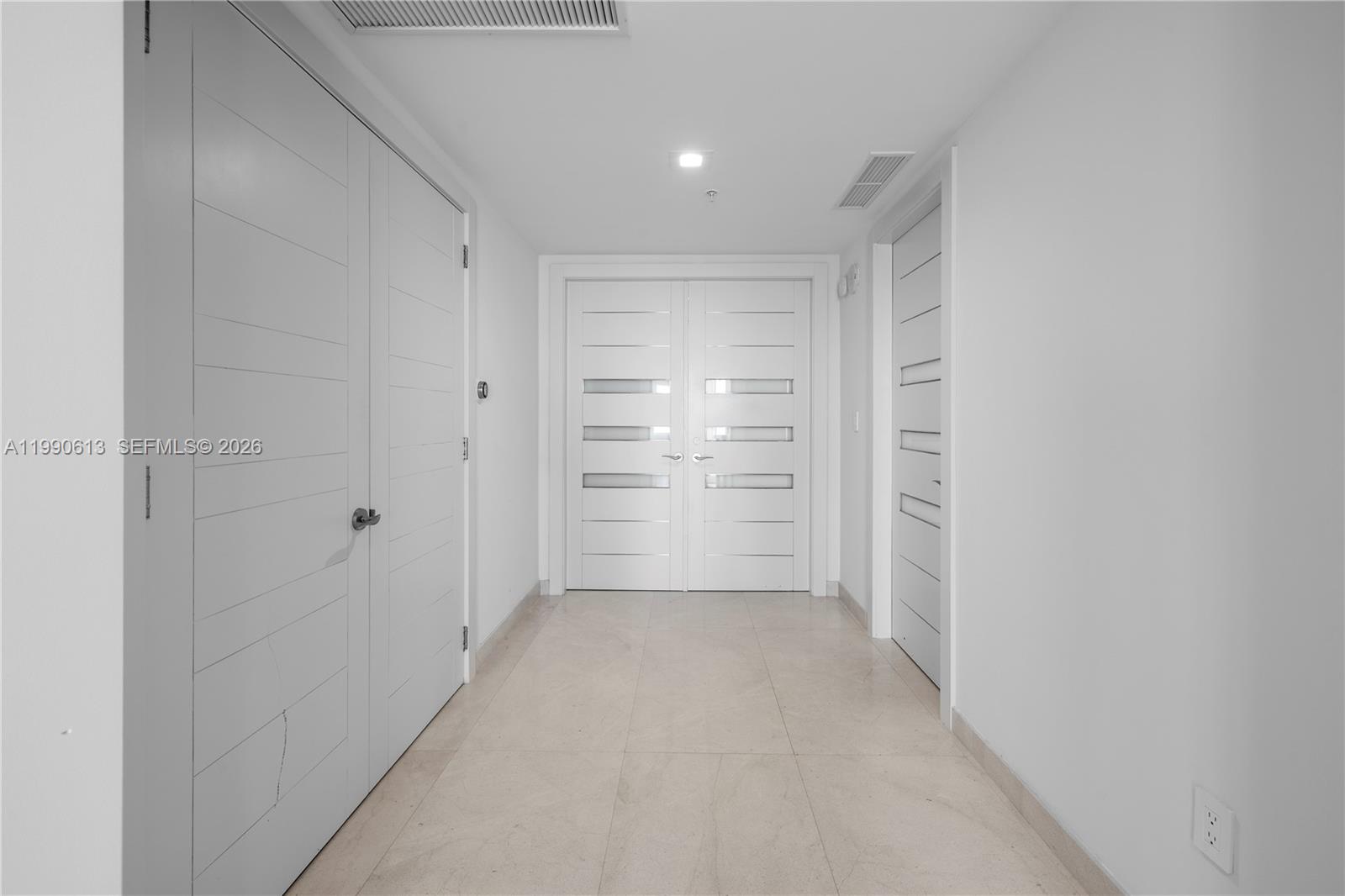 1209 3 / 3 4045 sq. ft. $ 2026-03-27 0 Photo