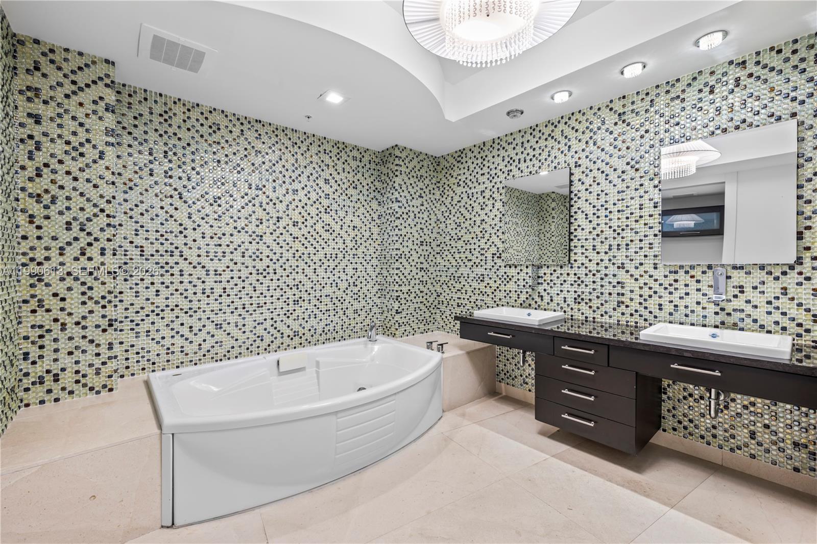 1209 3 / 3 4045 sq. ft. $ 2026-03-27 0 Photo