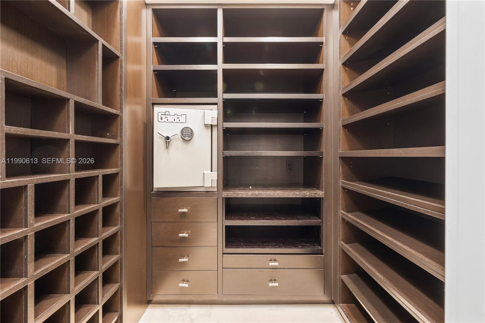 1209 3 / 3 4045 sq. ft. $ 2026-03-27 0 Photo