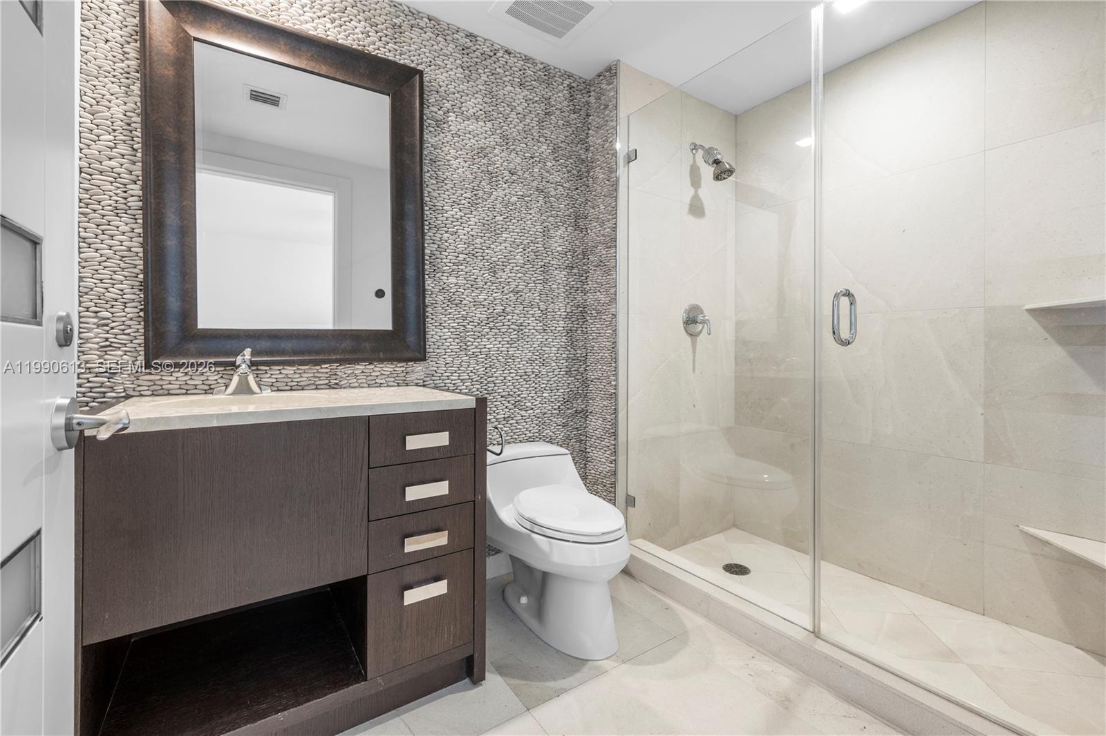 1209 3 / 3 4045 sq. ft. $ 2026-03-27 0 Photo