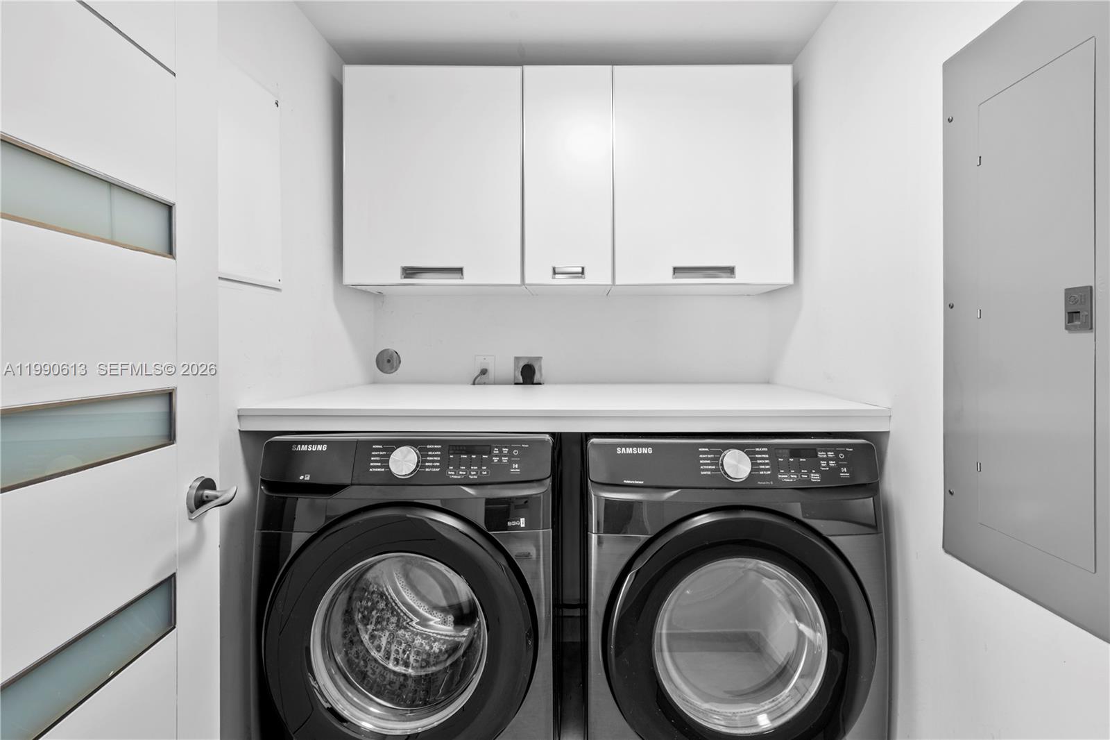 1209 3 / 3 4045 sq. ft. $ 2026-03-27 0 Photo