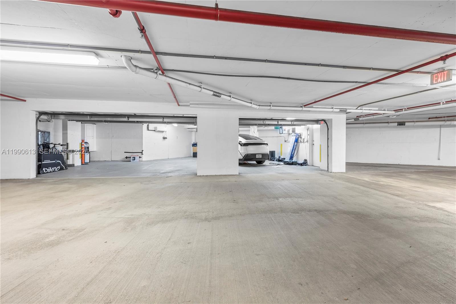 1209 3 / 3 4045 sq. ft. $ 2026-03-27 0 Photo