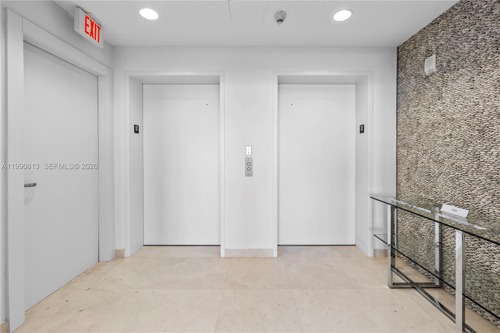 1209 3 / 3 4045 sq. ft. $ 2026-03-27 0 Photo