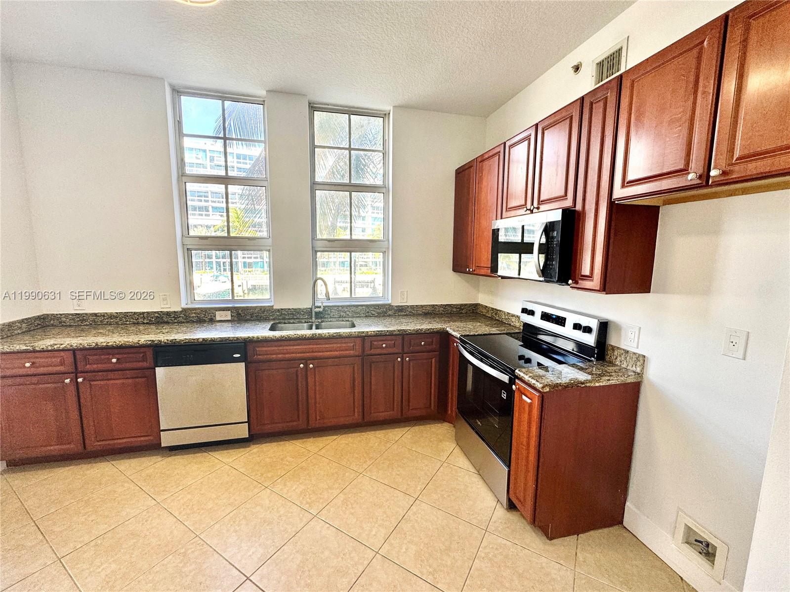 Photo of 3001 185th St  #213, Aventura, Florida, 33180 - 