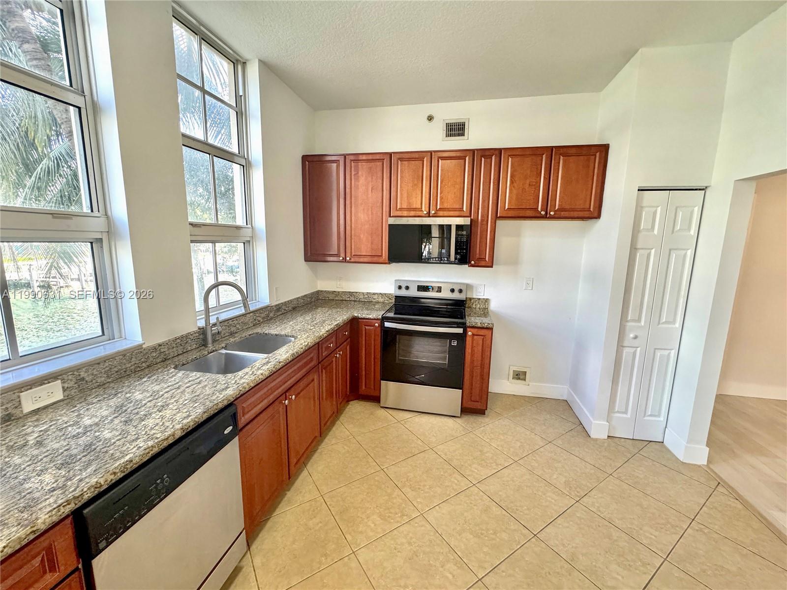 Photo of 3001 185th St  #213, Aventura, Florida, 33180 - 