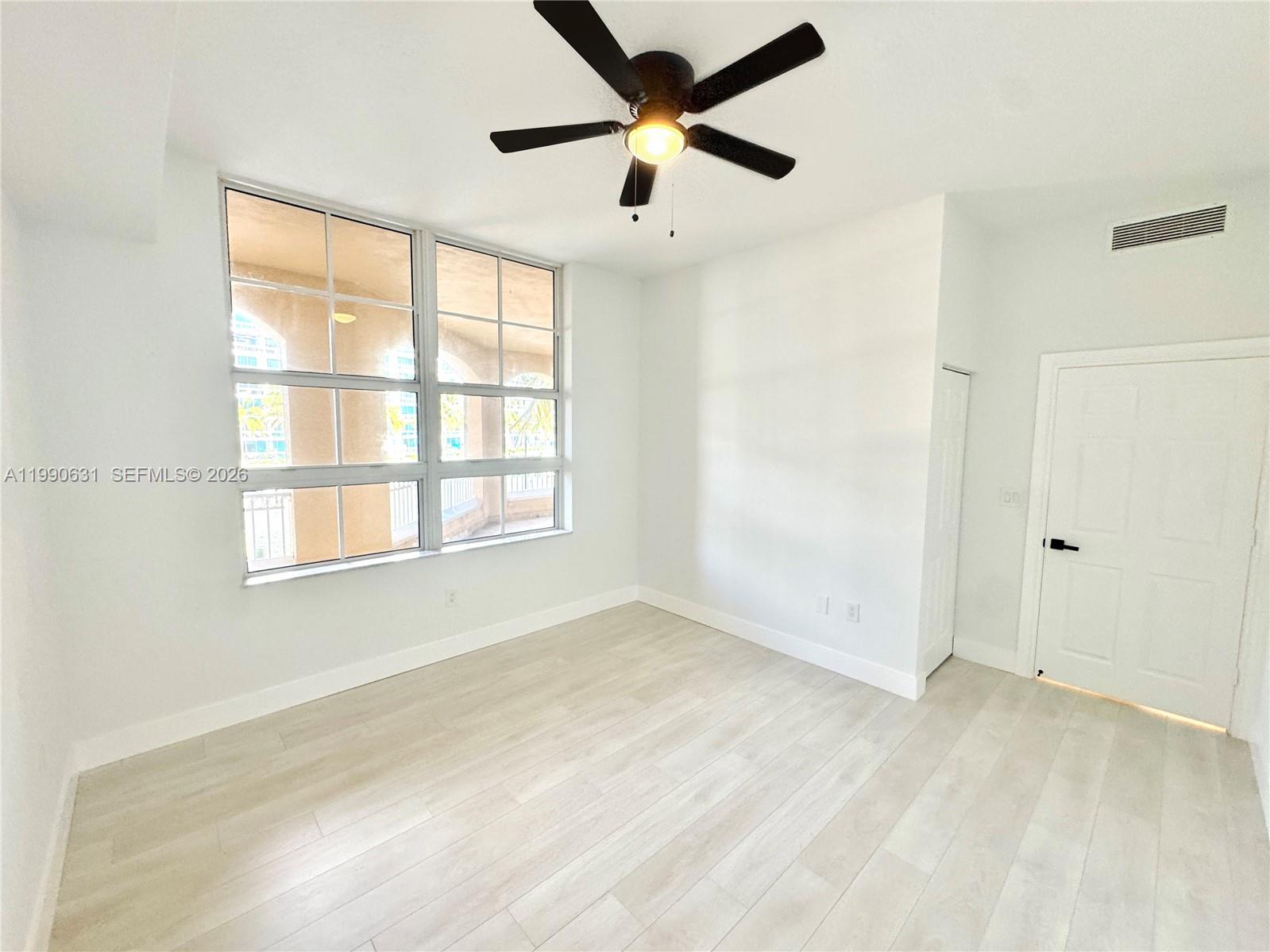 Photo of 3001 185th St  #213, Aventura, Florida, 33180 - 