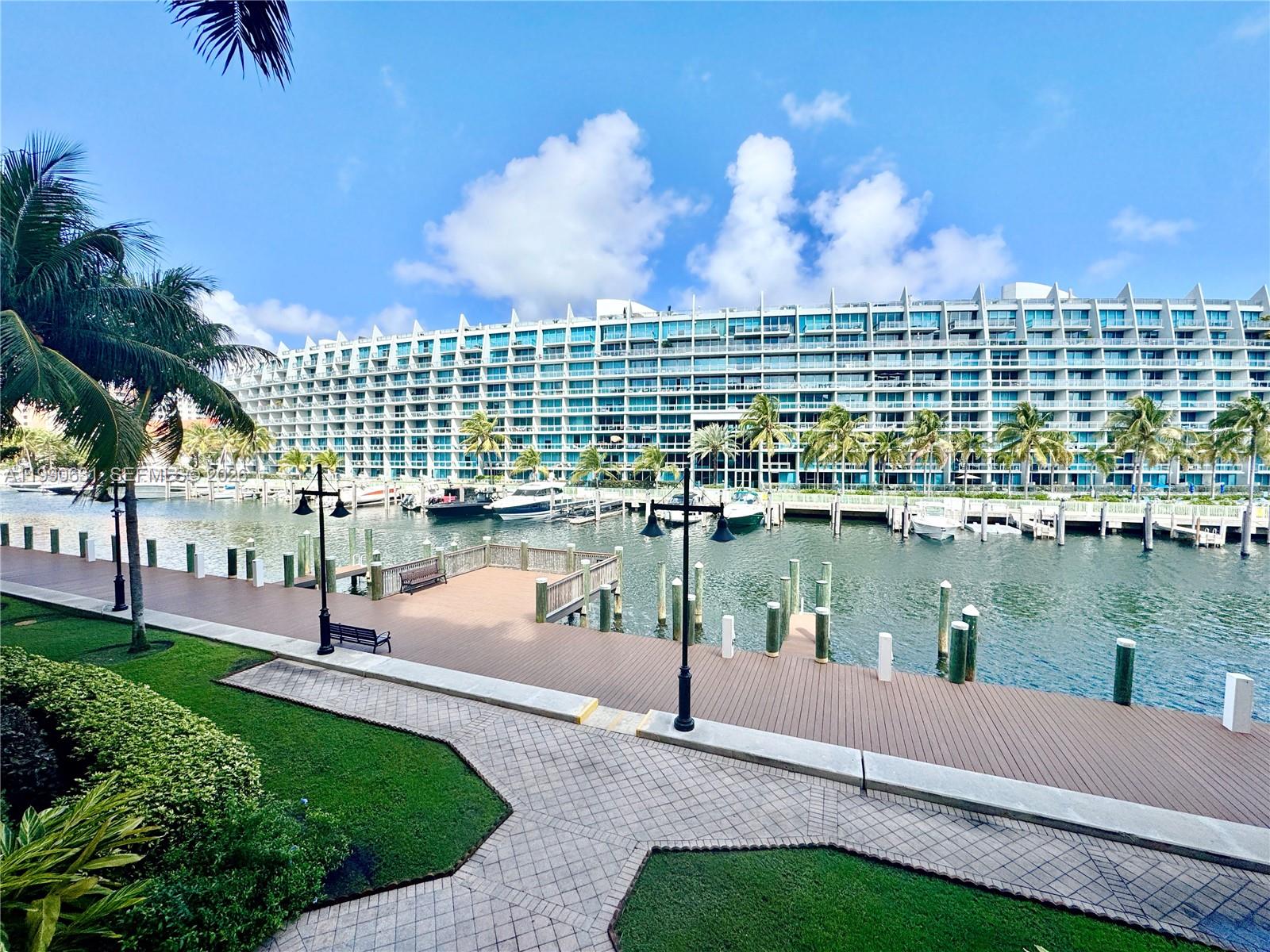 Photo of 3001 185th St  #213, Aventura, Florida, 33180 - 