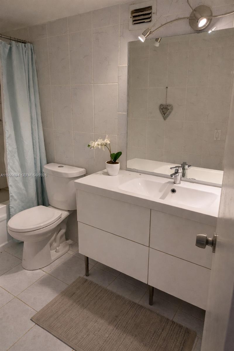 Photo of 701 Three Islands Blvd #510, Hallandale Beach, Florida, 33009 -