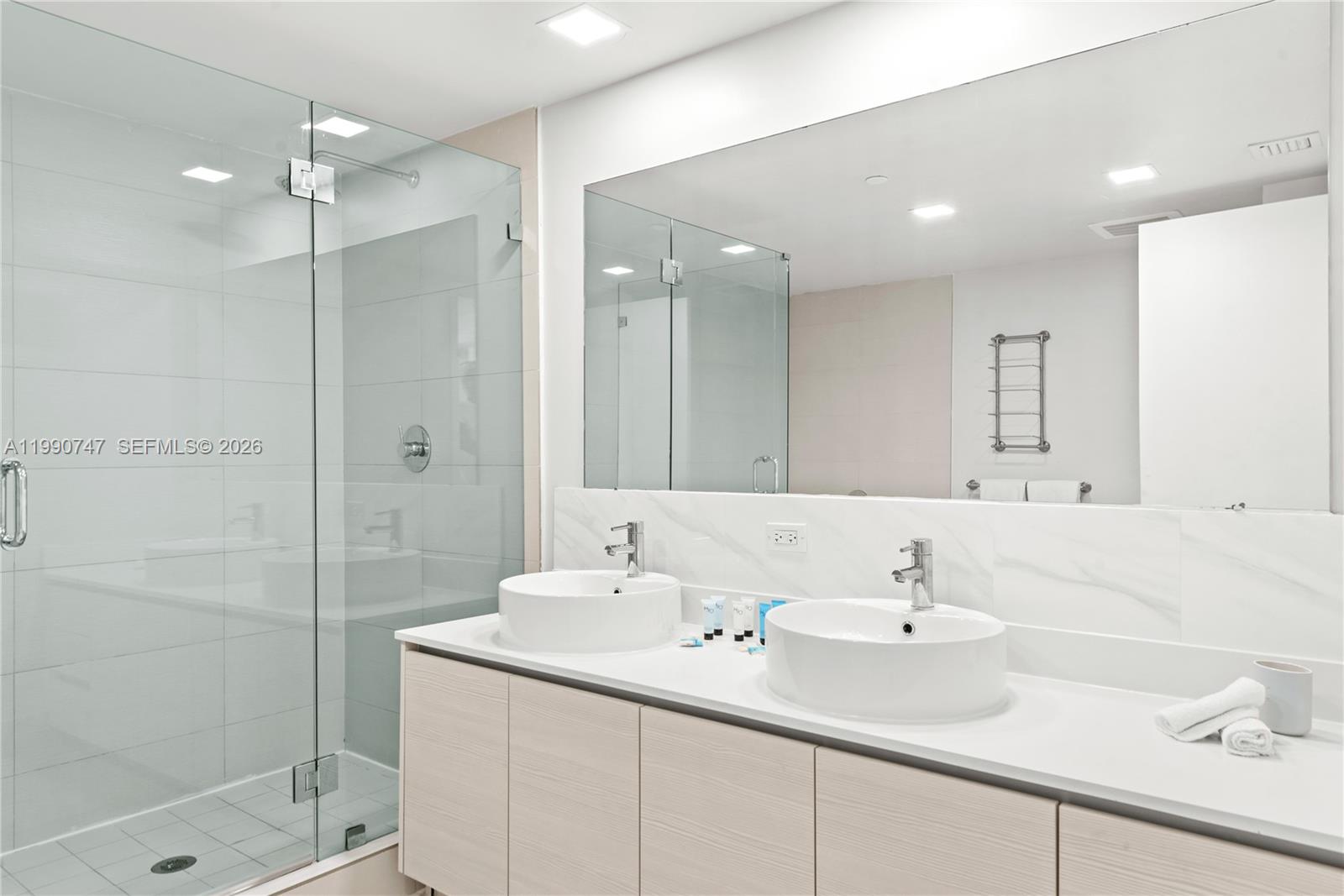 Photo of 2600 Hallandale Beach Blvd  #T1001, Hallandale Beach, Florida, 33009 - Double Sink