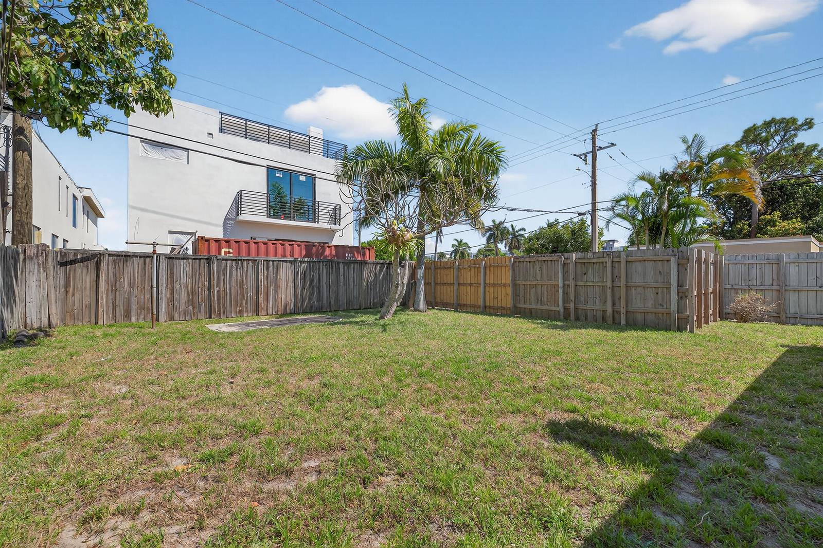 Ver detalles 1-2 / 0 1836 sq. ft. $ 2026-04-24 0 foto